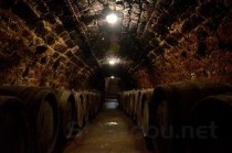 克利科瓦世界上最大的酒窖，贮酒隧洞长达120公
