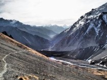 世界上海拔最高的湖泊，纳木错湖面海拔4718米（西藏的纳木错湖是全世界海拔最高的什么湖啊）