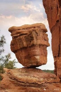 全世界上最独特石头,石头图片,世界最奇的奇石是什么奇石？