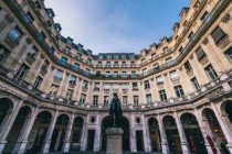 历史上世界上最高的人 罗伯特身高达到2.72米(2024年最新排名前十榜单)