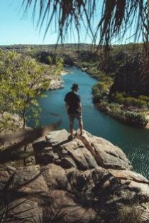 世界上十大奇观美景：粉红湖泊上榜，这个峡谷美的让人惊艳
